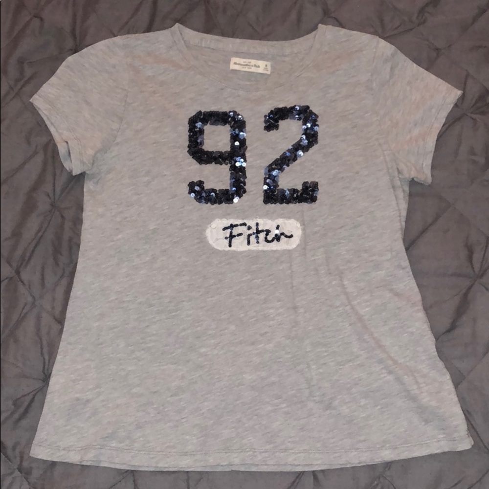 Soft logo tee perfect for back to school